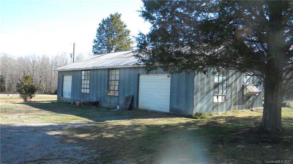 194 West Old Limestone Road York, SC 29745 - Photo 3 of 19 Gallery Image 3