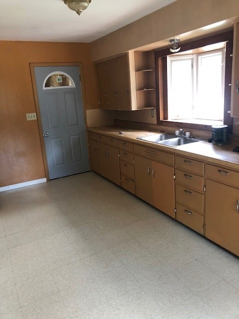 3268 South Country Club Road Warsaw, IN 46580 - Photo 3 of 10 Gallery Image 3
