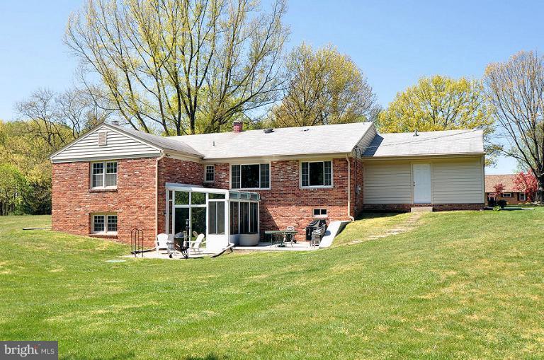 6421 Lochridge Road Columbia, MD 21044 - Photo 29 of 30 Exterior (Rear)