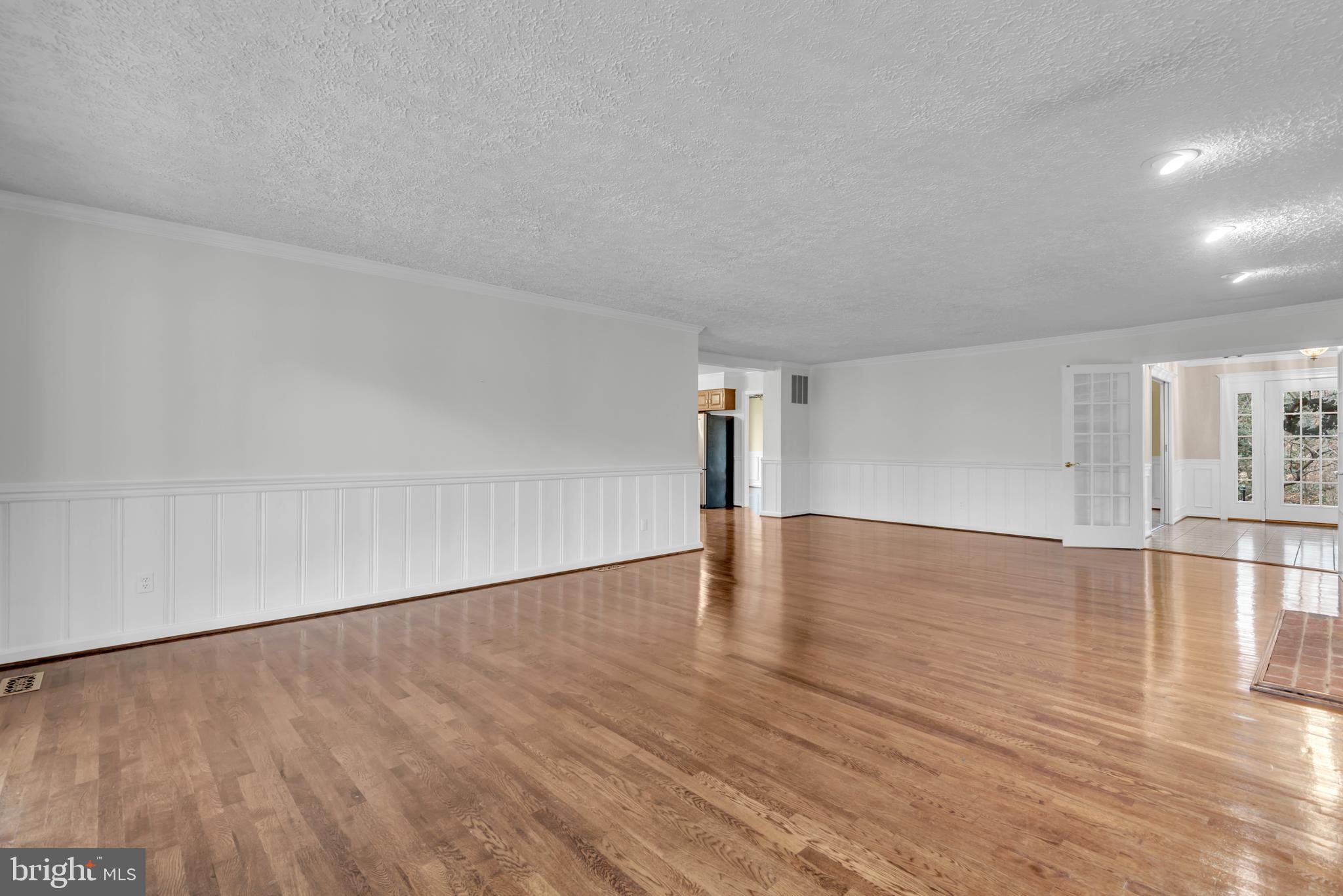 671 Discovery Court Davidsonville, MD 21035 - Photo 17 of 71 Spacious & Bright Great Room, View 2