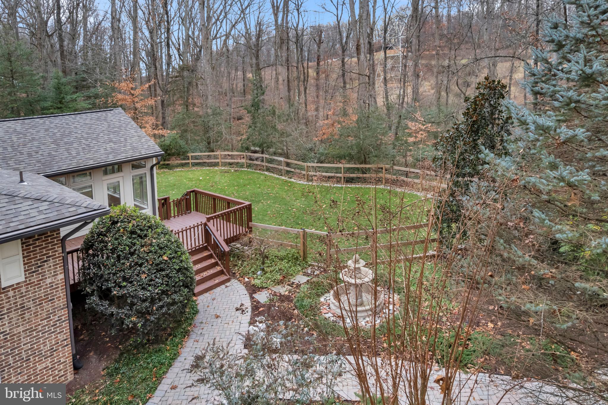 671 Discovery Court Davidsonville, MD 21035 - Photo 26 of 71 a view of a backyard with pathway