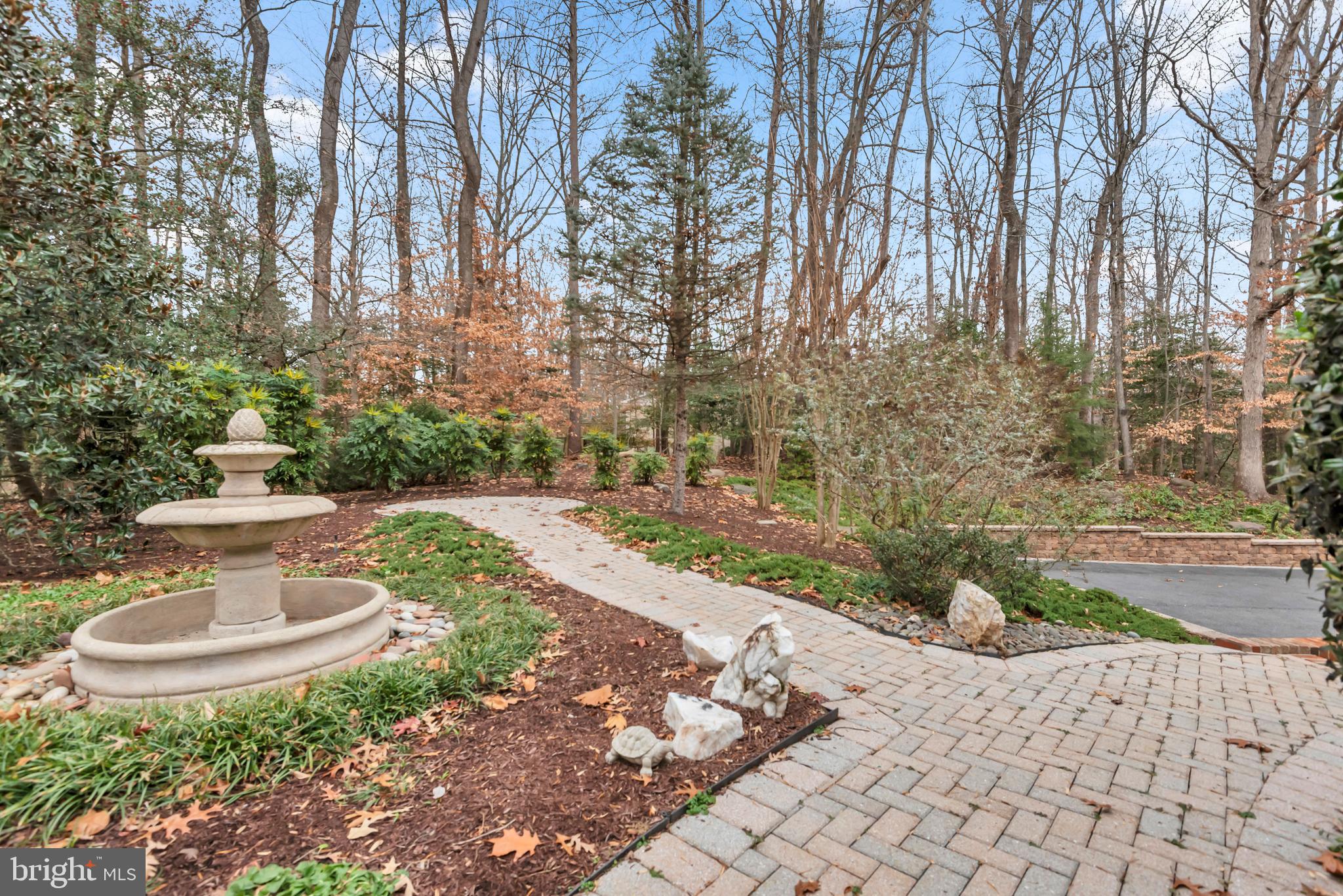 671 Discovery Court Davidsonville, MD 21035 - Photo 27 of 71 a view of a fountain in front of a house
