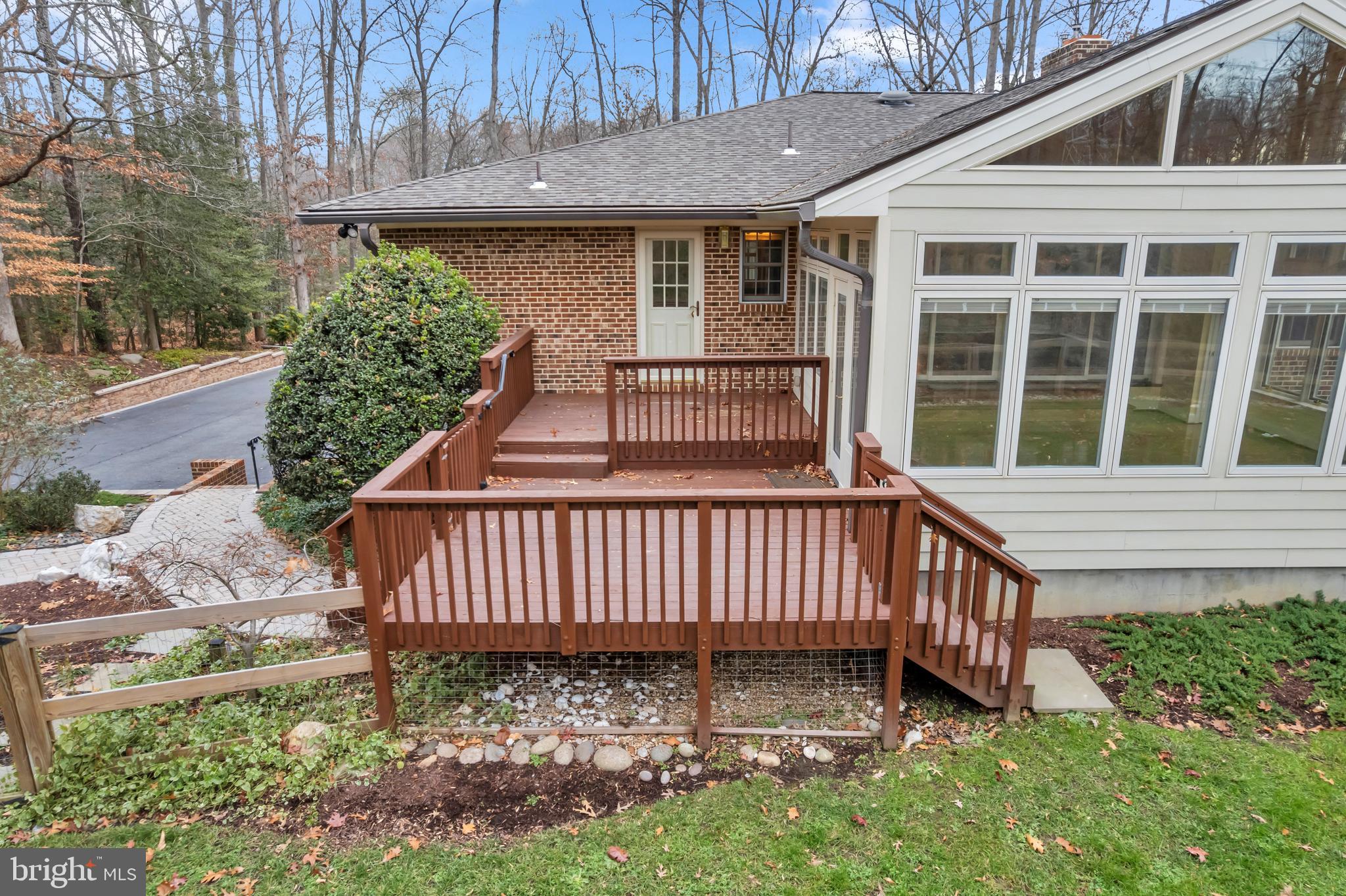 671 Discovery Court Davidsonville, MD 21035 - Photo 29 of 71 a view of a house with backyard and sitting area