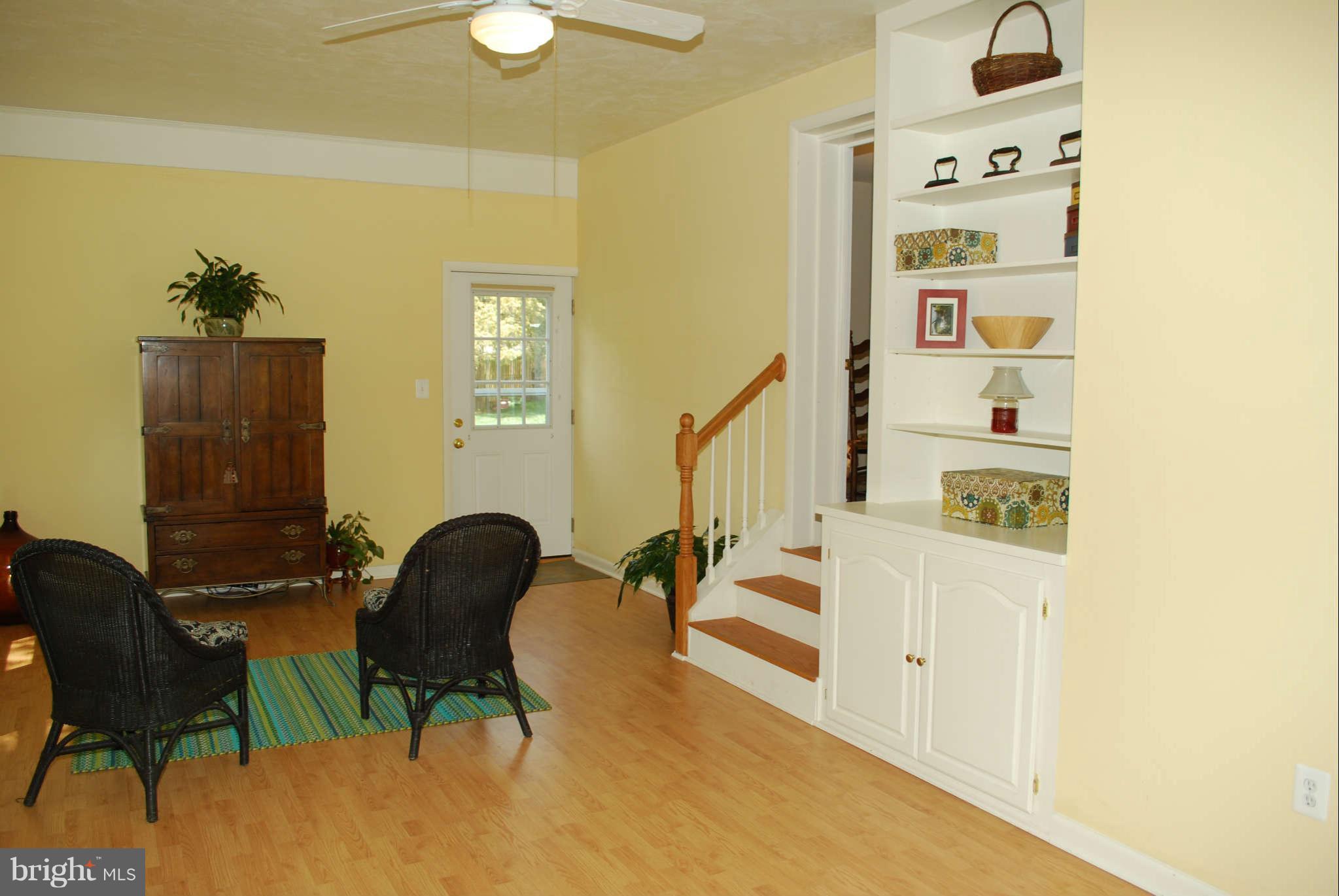 10100 Vale Road Vienna, VA 22181 - Photo 8 of 12 Family Room