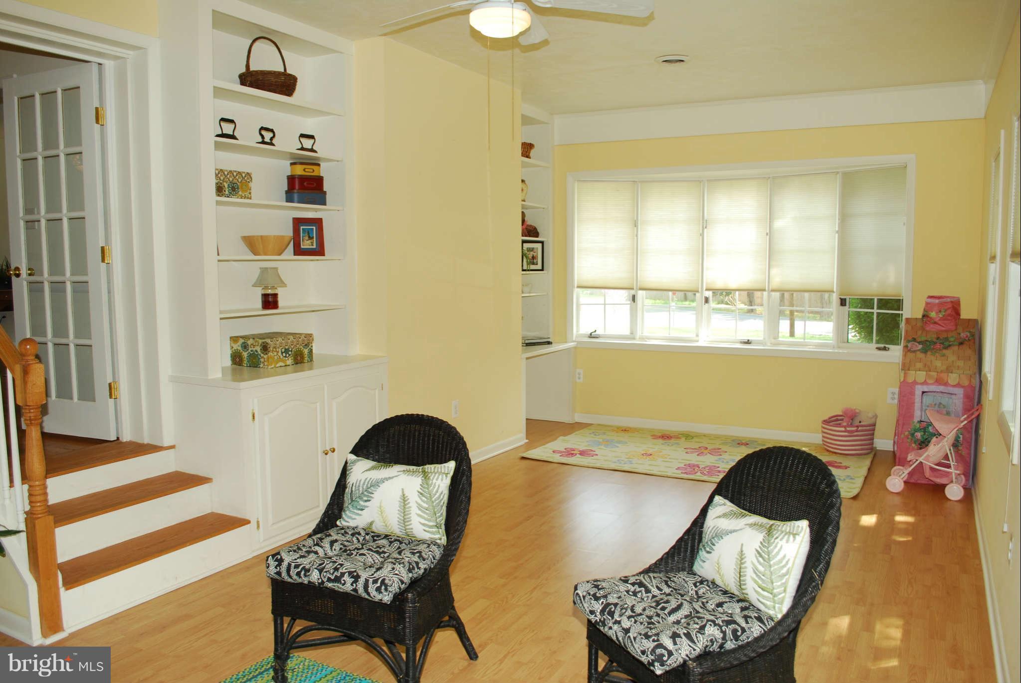 10100 Vale Road Vienna, VA 22181 - Photo 9 of 12 Family Room