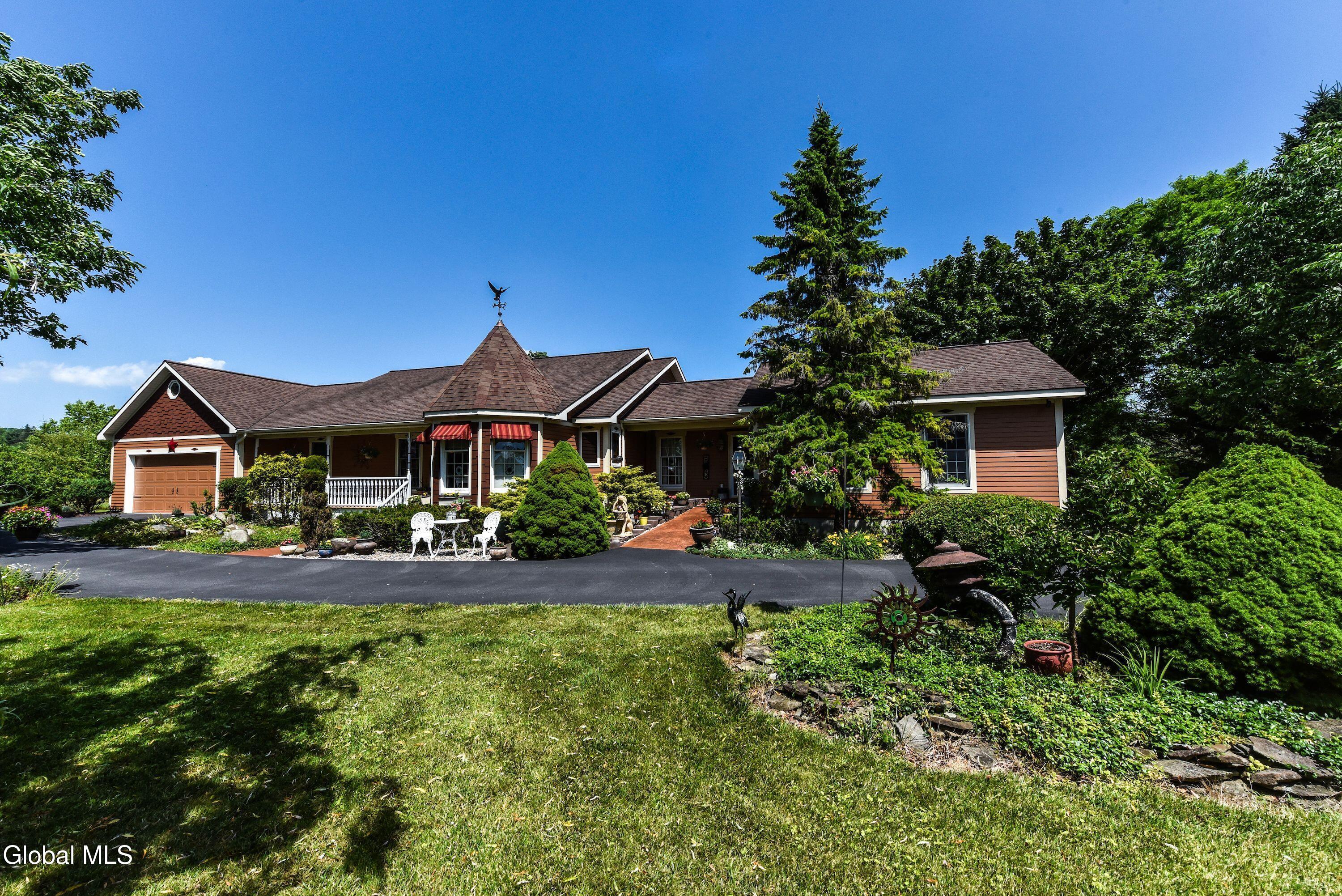 625 Mc Kay Road Amsterdam, NY 12010 - Photo 1 of 70 m1