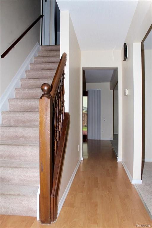960 Downhill Lane Rochester Hills, MI 48307 - Photo 5 of 29