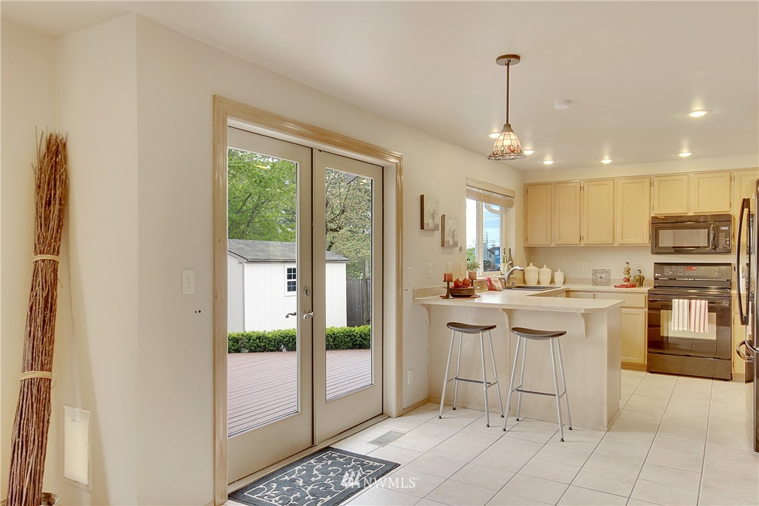 22809 Southeast 282nd Street Maple Valley, WA 98038 - Photo 11 of 25