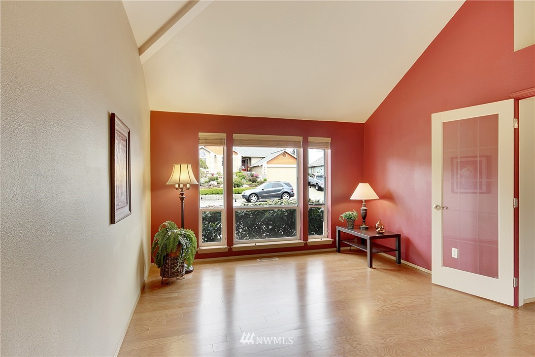 22809 Southeast 282nd Street Maple Valley, WA 98038 - Photo 4 of 25