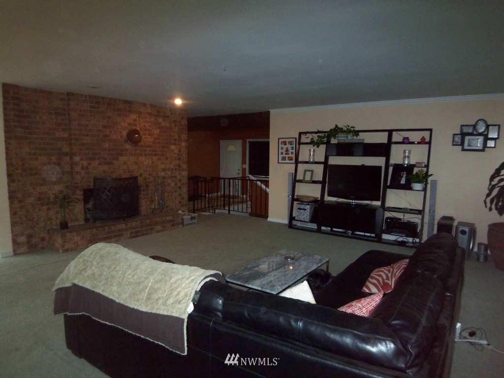 21829 3rd Avenue Southeast Bothell, WA 98021 - Photo 8 of 15