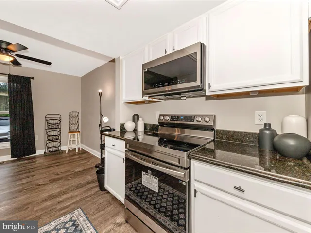 $449,990 | 14004 Daleshire Way, Unit 49, Burtonsville, MD 20866