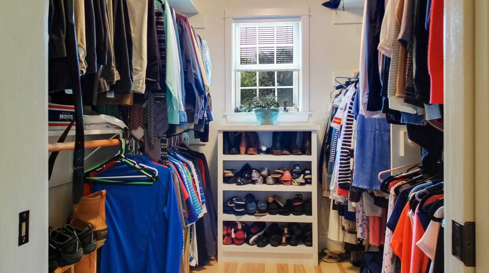 1 Country Way Waterville, ME 04901 - Photo 17 of 29 Primary BR Walkin Closet
