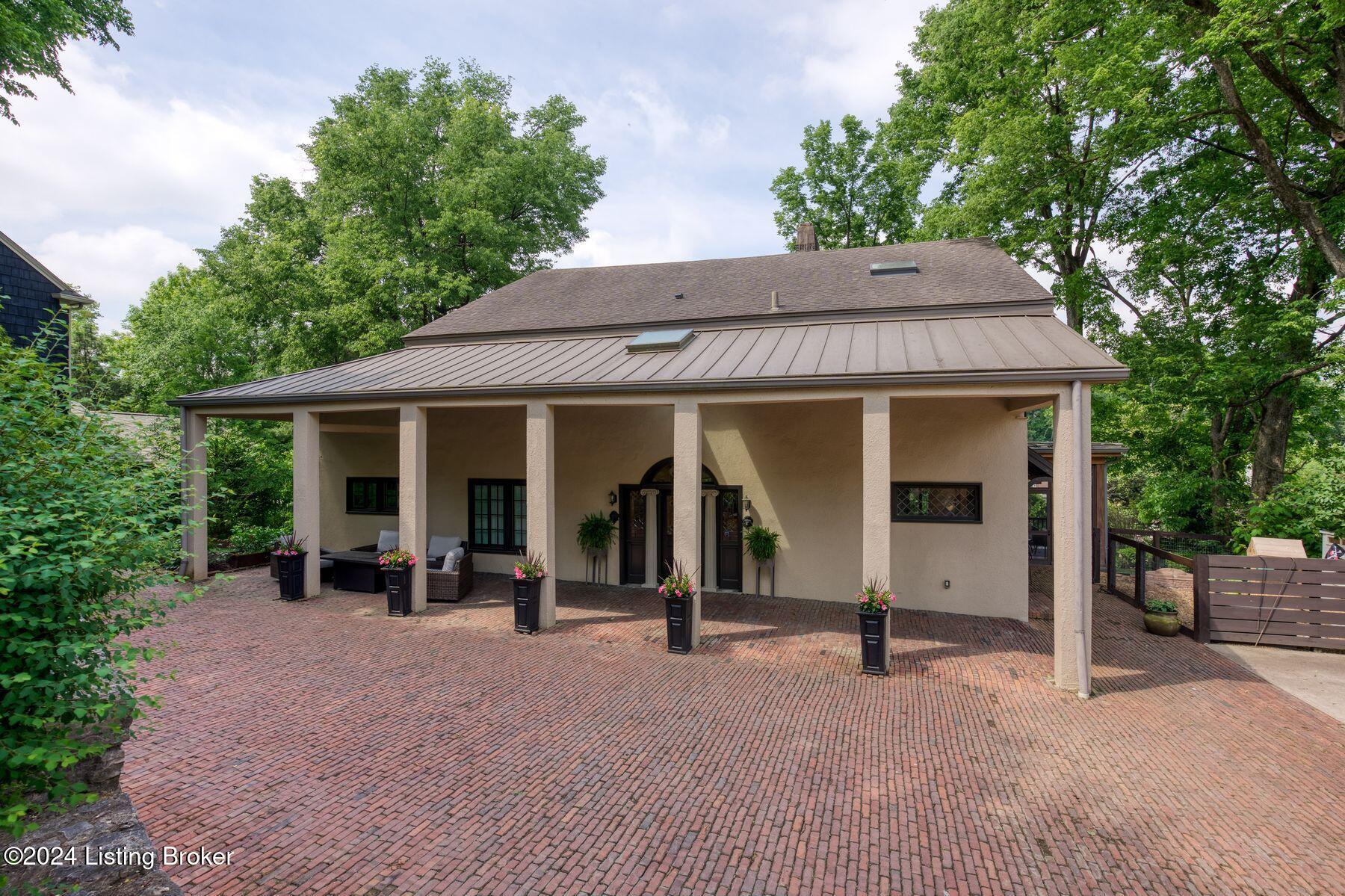 2117 Edgehill Road Louisville, KY 40205 - Photo 2 of 50 photo_online_002