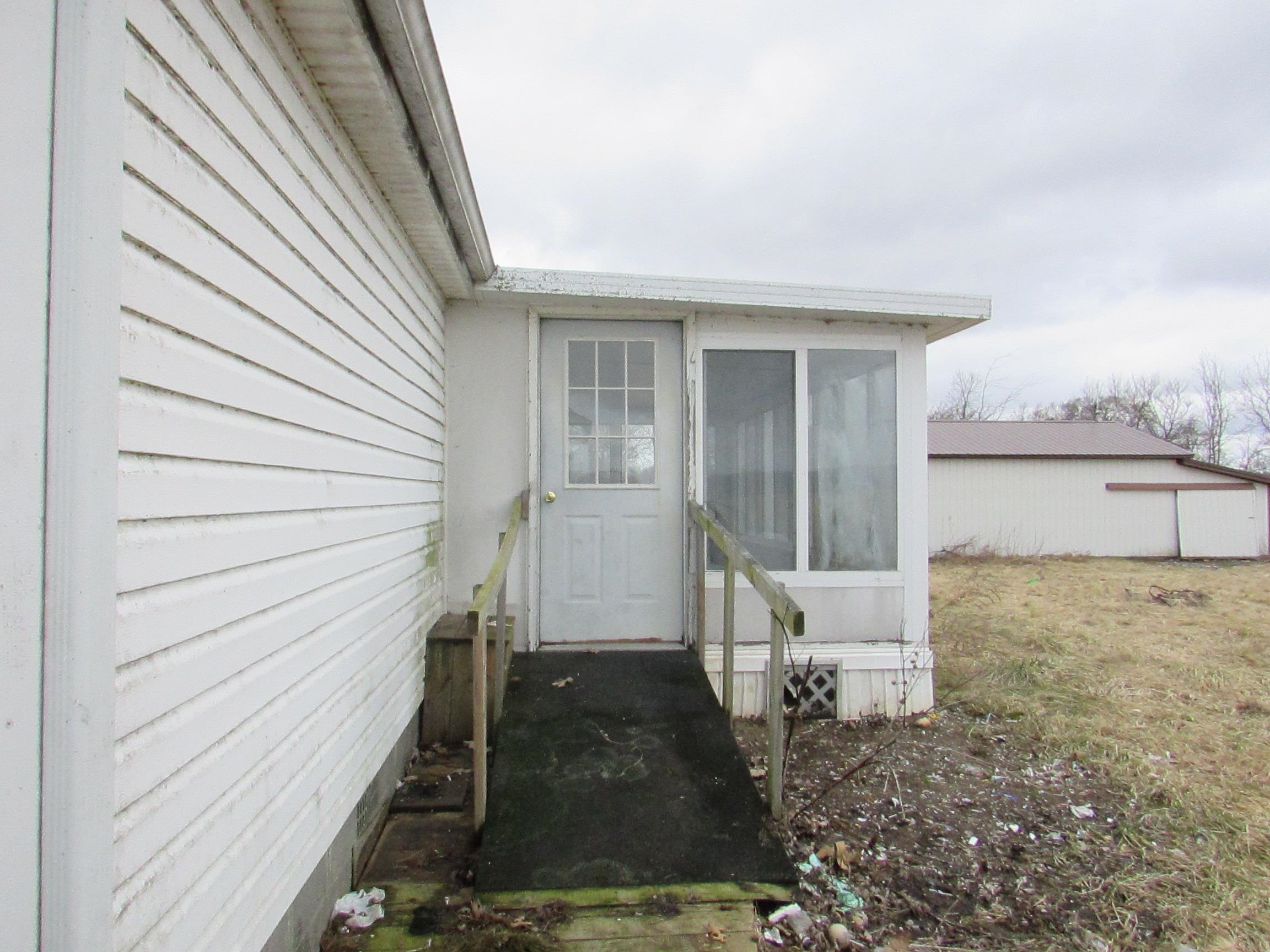 6077 Hibbard Road Corunna, MI 48817 - Photo 6 of 35