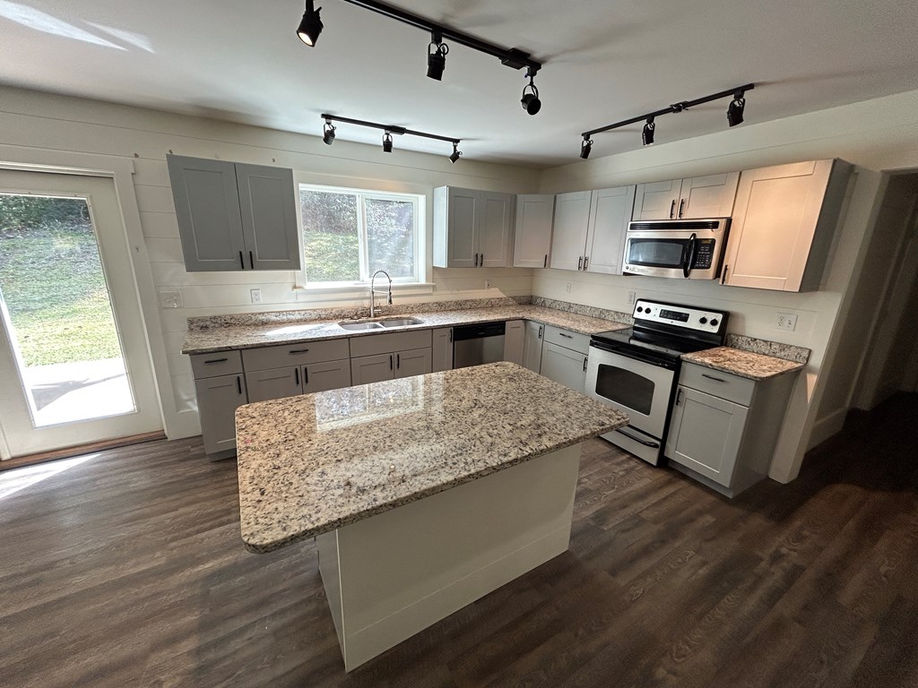 380 Hardscrabble Road Mineral Bluff, GA 30559 - Photo 2 of 75 Amazing Updated Kitchen