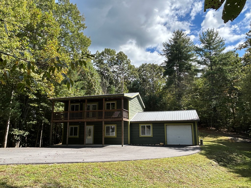 380 Hardscrabble Road Mineral Bluff, GA 30559 - Photo 25 of 75 View of Great Room from Staircase