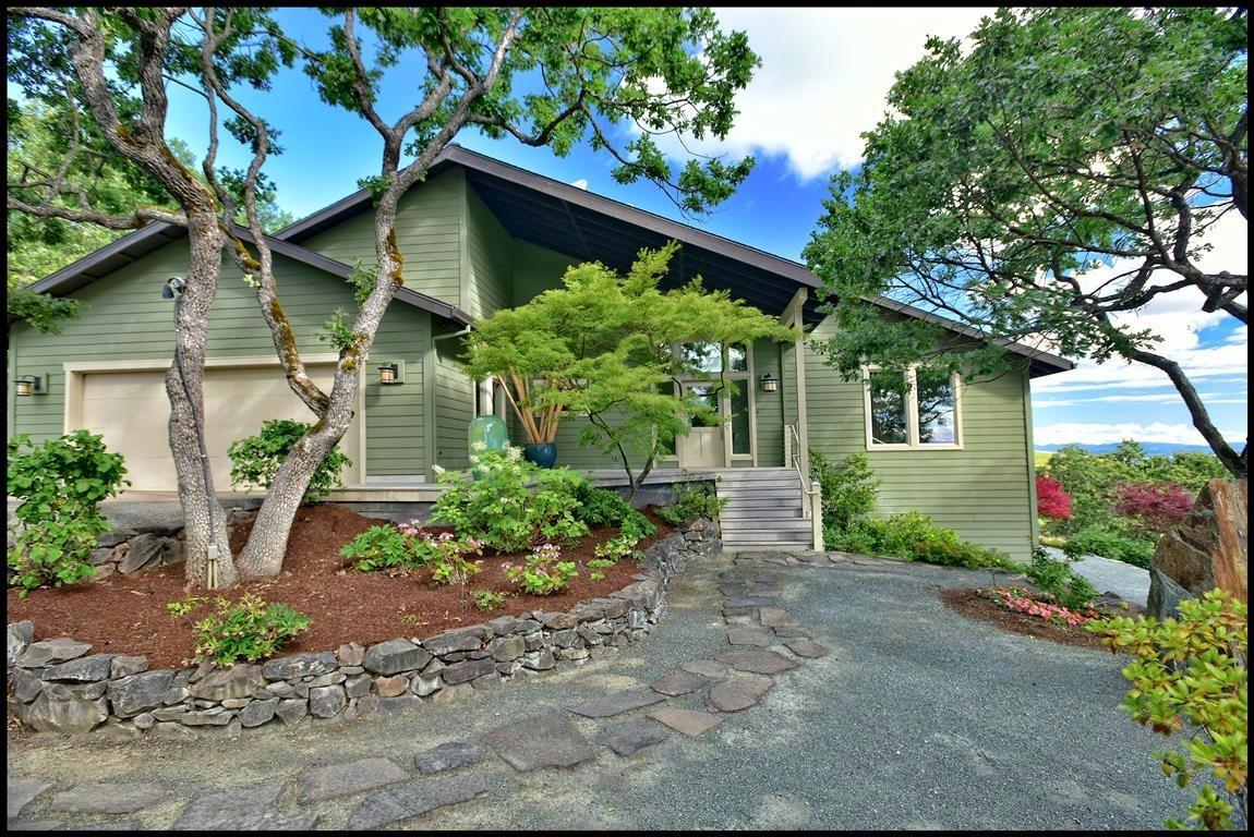 4860 Pioneer Road Medford, OR 97501 - Photo 1 of 29 Primary Photo