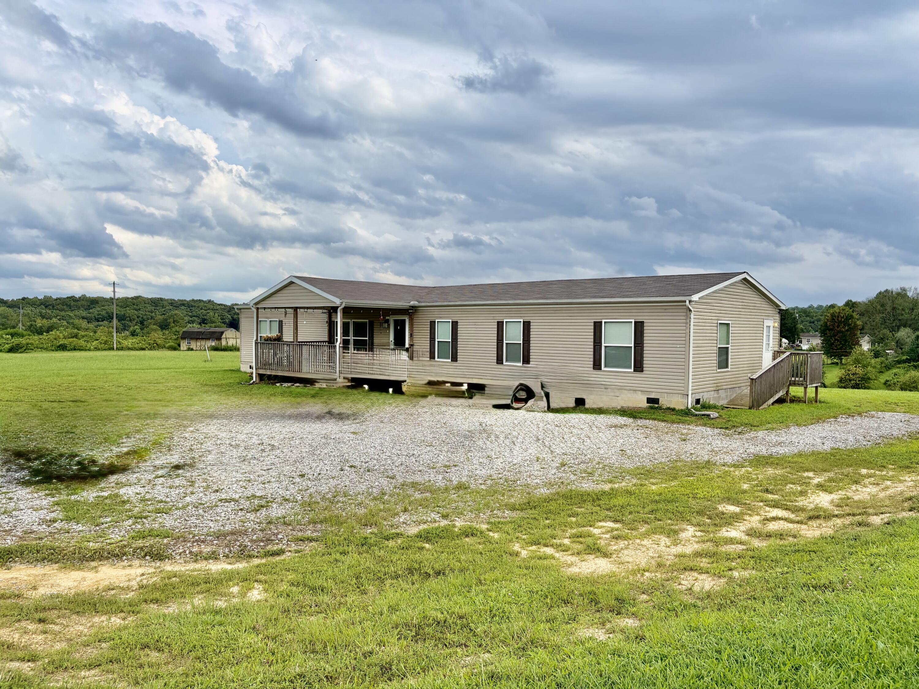 935 Stoney Fork Road Corbin, KY 40701 - Photo 3 of 53 IMG_3937