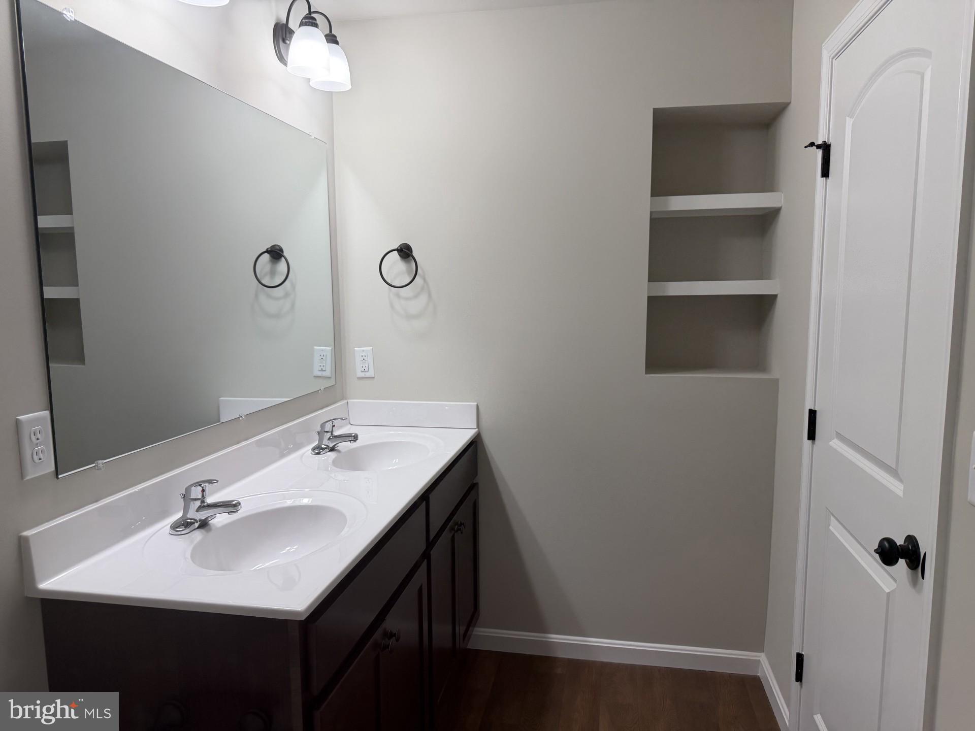 237 Rojan Road, Unit 112 Dover, DE 19901 - Photo 24 of 29 Primary Bath