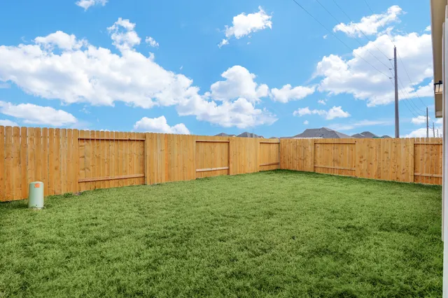 $2,300 | 6823 Escondido Drive, Houston, TX 77083