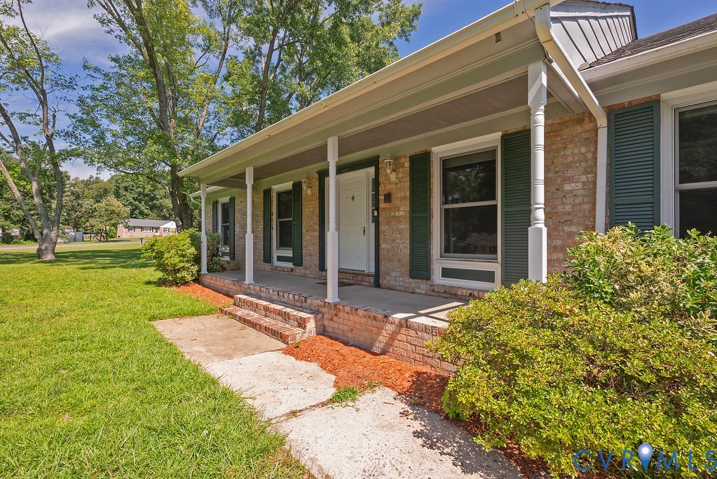 1011 Adkins Road North Chesterfield, VA 23236 - Photo 6 of 48 Gallery Image 6