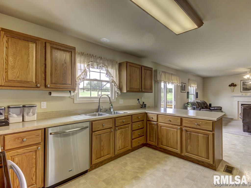 3701 Carney Boulevard Springfield, IL 62712 - Photo 8 of 33 Gallery Image 8