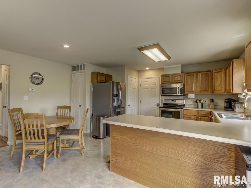 3701 Carney Boulevard Springfield, IL 62712 - Photo 10 of 33 Gallery Image 10