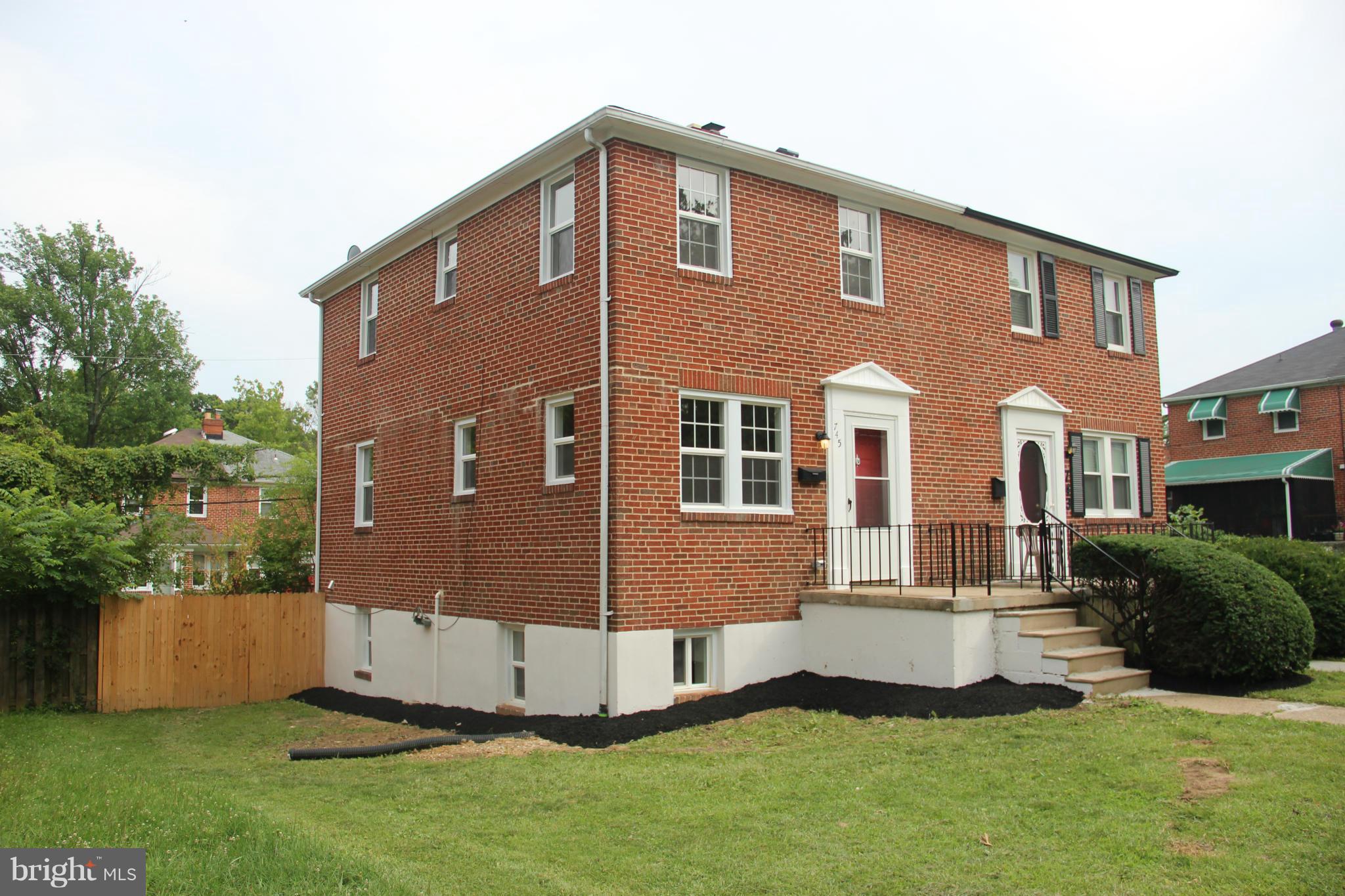 745 Charing Cross Road Baltimore, MD 21229 - Photo 12 of 12 Exterior (General)
