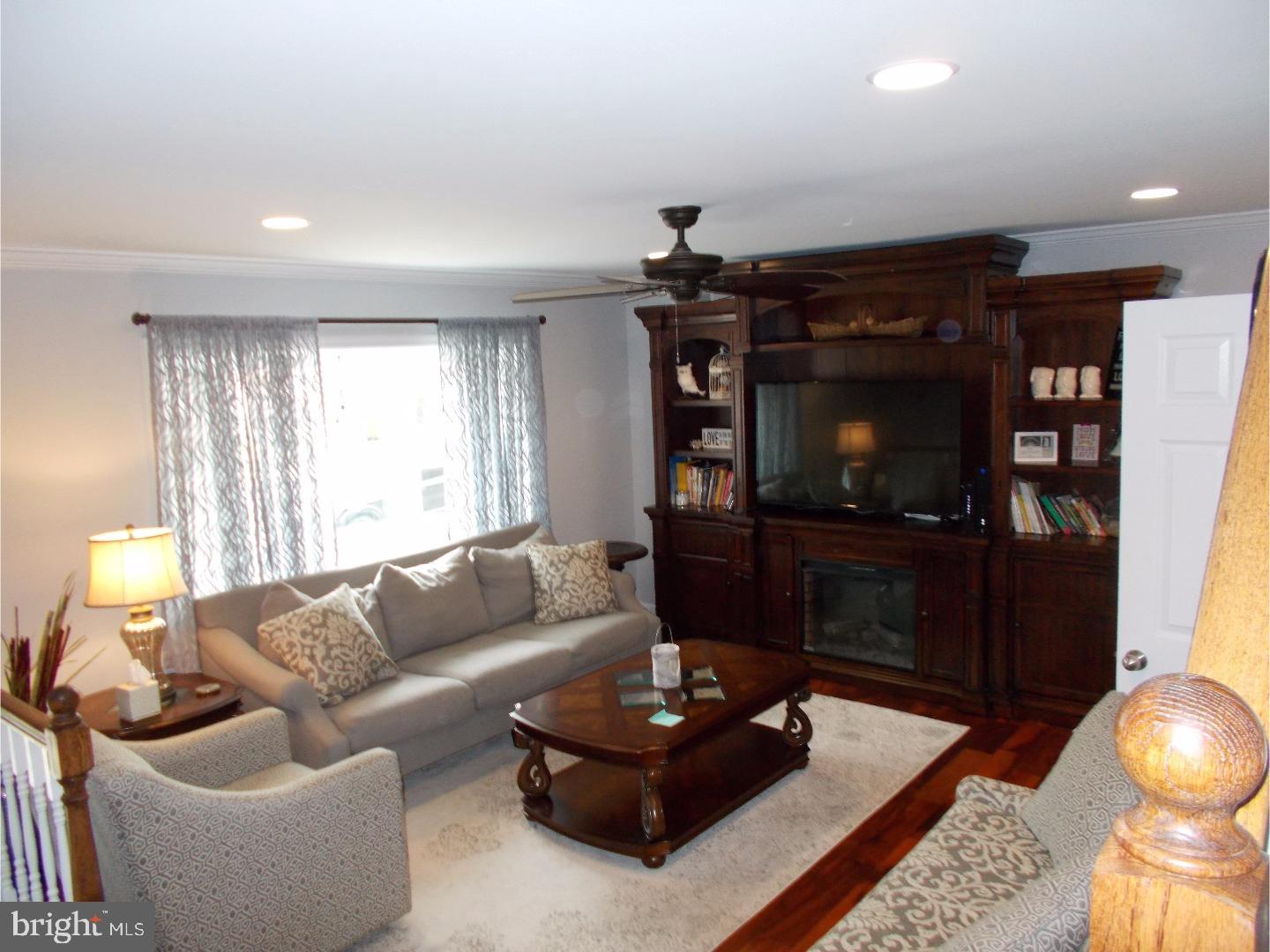 3573 Brookview Road Philadelphia, PA 19154 - Photo 3 of 25 Gallery Image 3