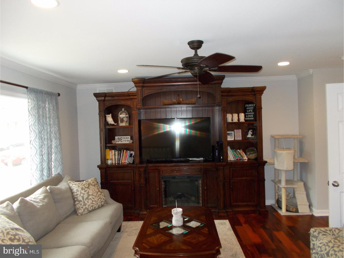 3573 Brookview Road Philadelphia, PA 19154 - Photo 4 of 25 Gallery Image 4