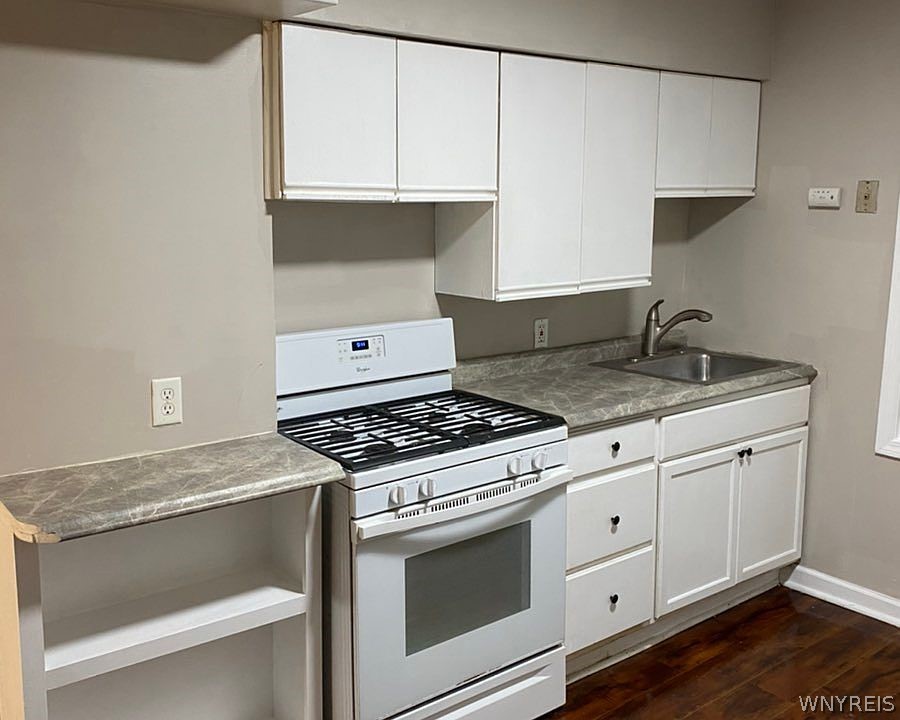 227 14th Street Buffalo, NY 14213 - Photo 2 of 34