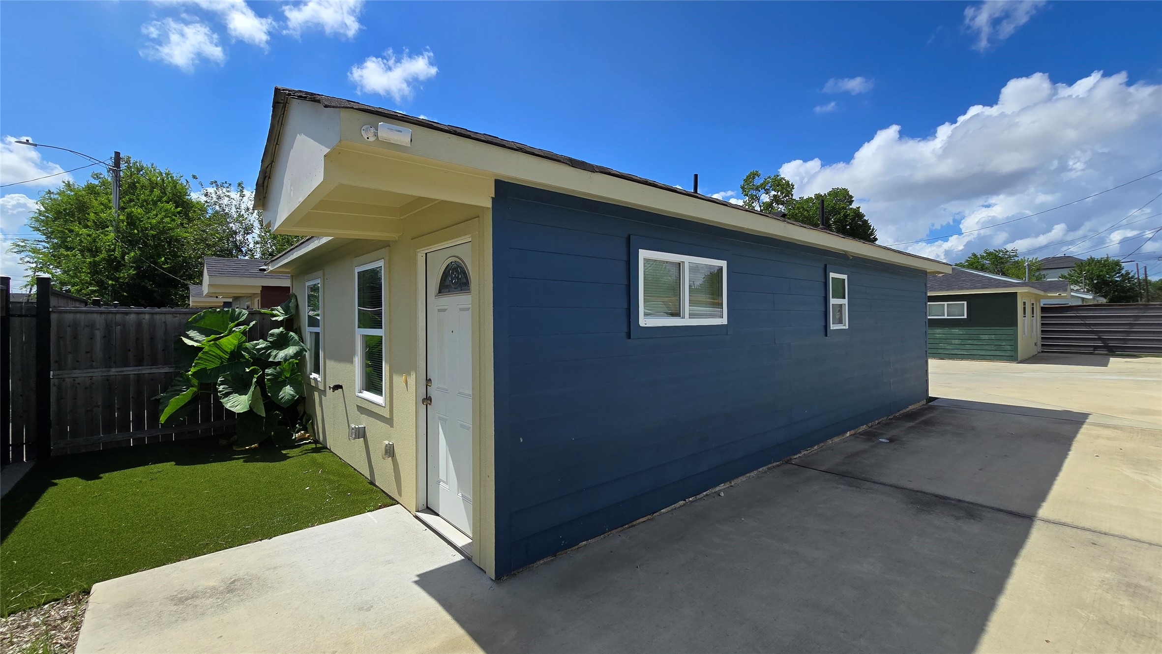 3741 Seabrook Street Houston, TX 77021 - Photo 22 of 50 a front view of a house with a yard