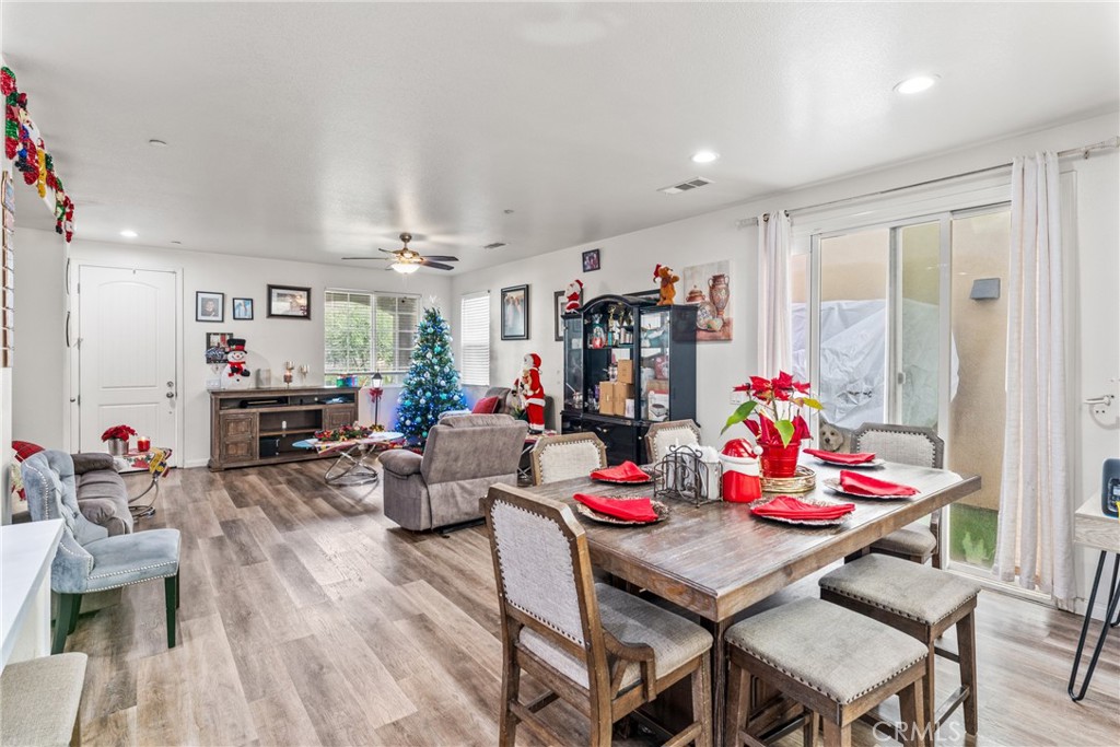 507 Villa Way Colton, CA 92324 - Photo 9 of 34 a play room with furniture
