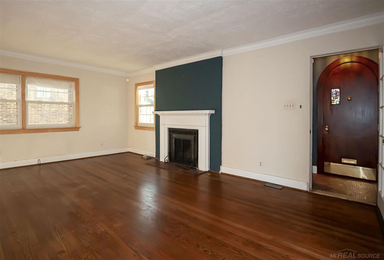 820 Lincoln Road Grosse Pointe, MI 48230 - Photo 5 of 49 50060180-4.JPG