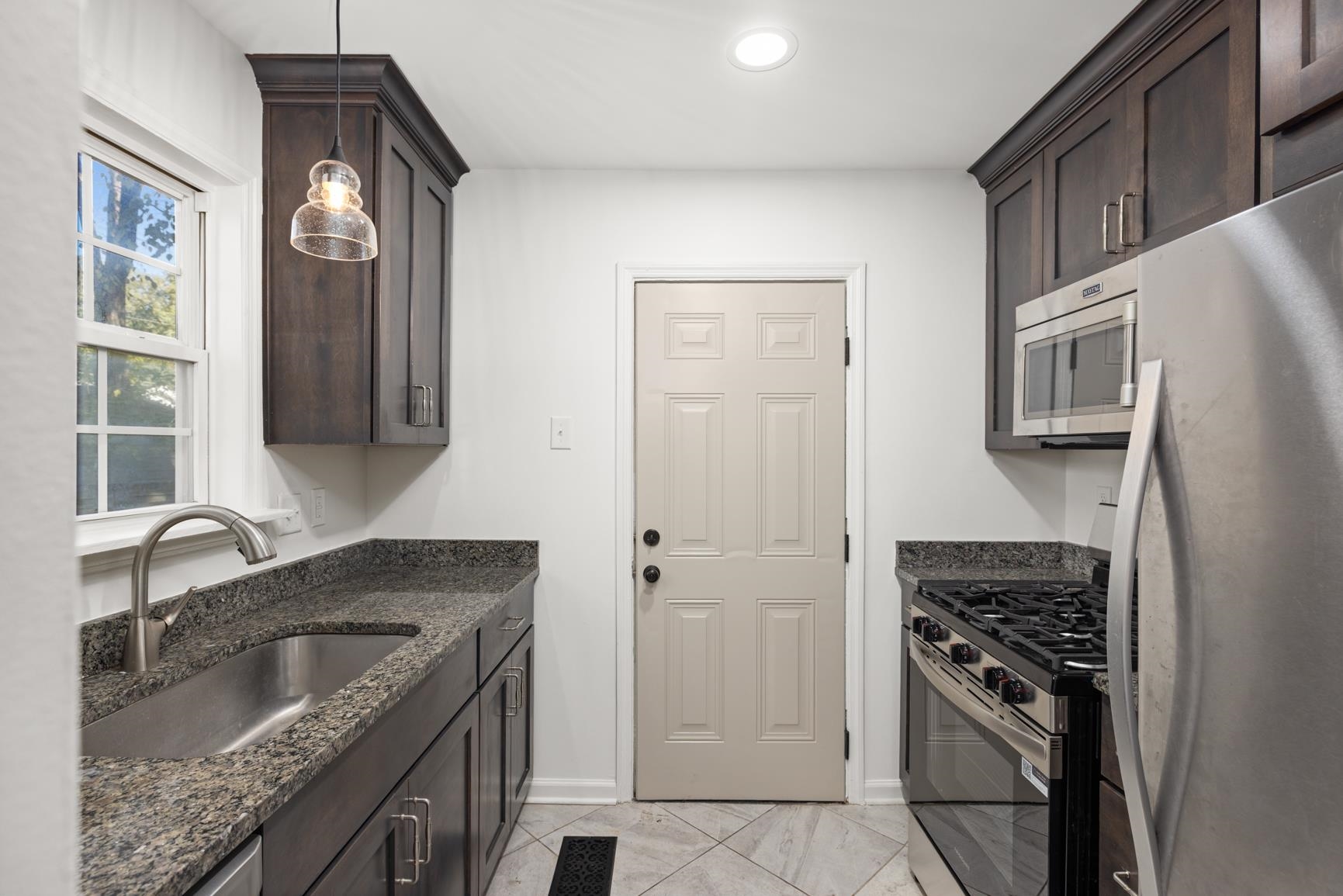 120 Sycamore Road Collierville, TN 38017 - Photo 4 of 21 Gallery Image 4