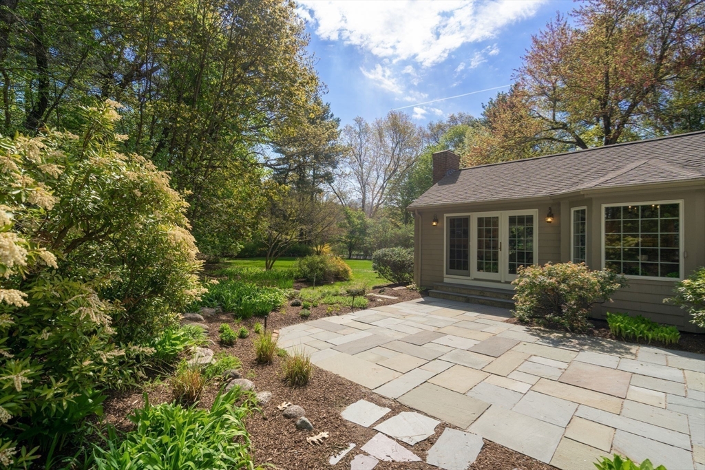 25 Moore Road Wayland, MA 01778 - Photo 10 of 30 Gallery Image 10