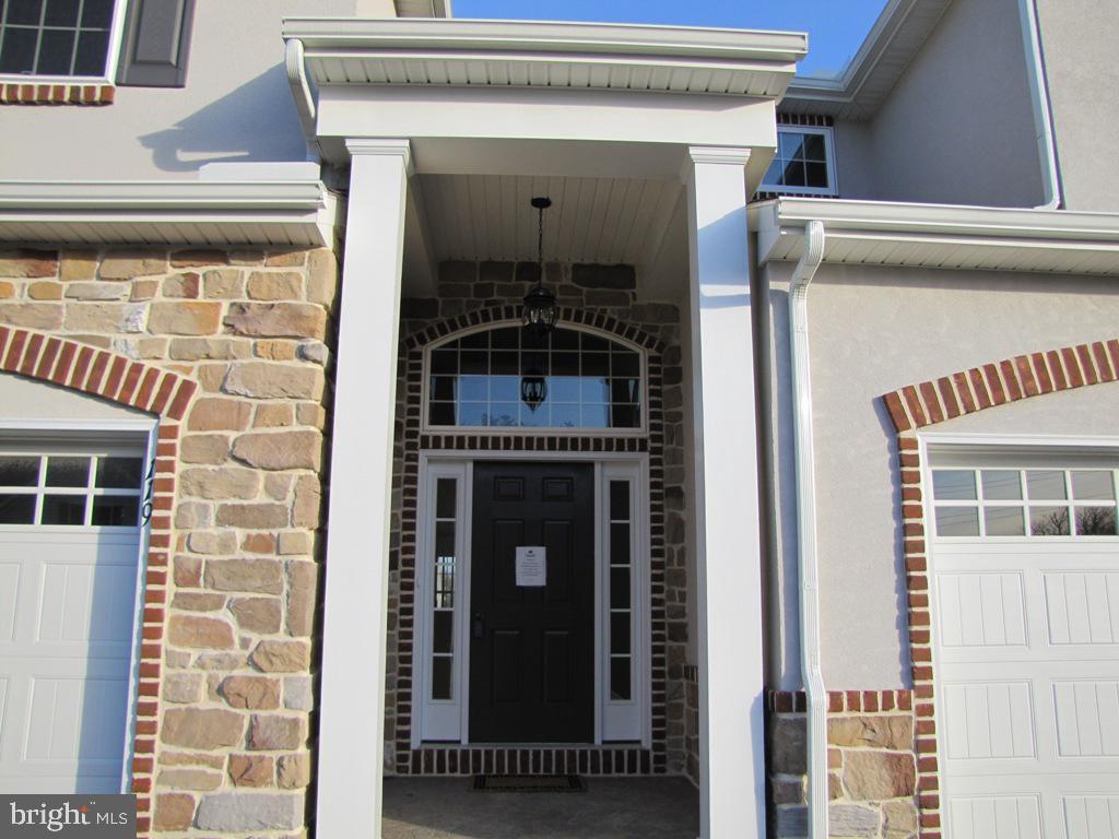 119 Baneberry Lane, Unit 46 Lititz, PA 17543 - Photo 2 of 6
