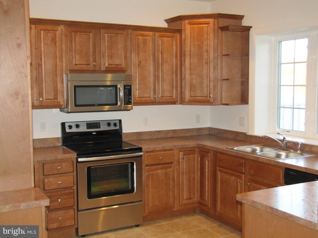 119 Baneberry Lane, Unit 46 Lititz, PA 17543 - Photo 4 of 6