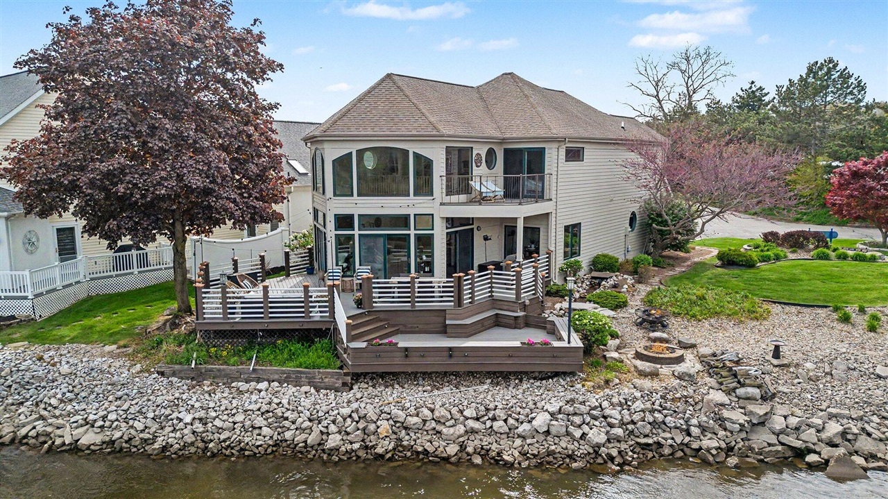 2309 Riverside Pointe Drive St. Joseph, MI 49085 - Photo 18 of 31