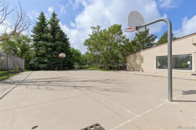a view of a tennis court