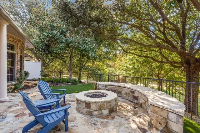 a view of outdoor space yard and patio