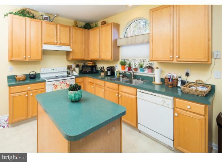 33 Riva Ridge Lane Bear, DE 19701 - Photo 2 of 23 Kitchen