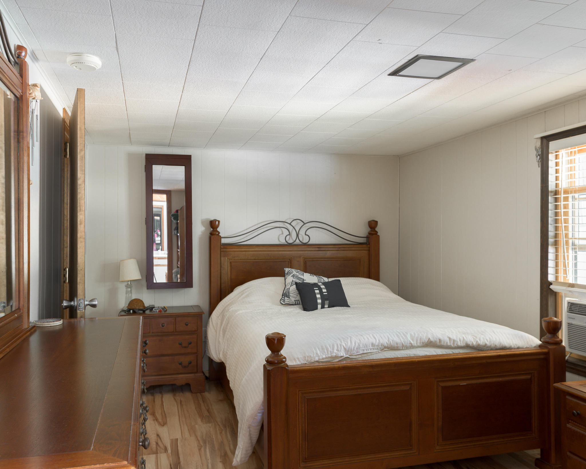 1 Wolf Creek Road York, ME 03902 - Photo 20 of 38 Bedroom 2