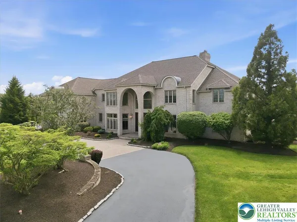$1,750,000 | 4126 Cambridge Court, Schnecksville, PA 18078