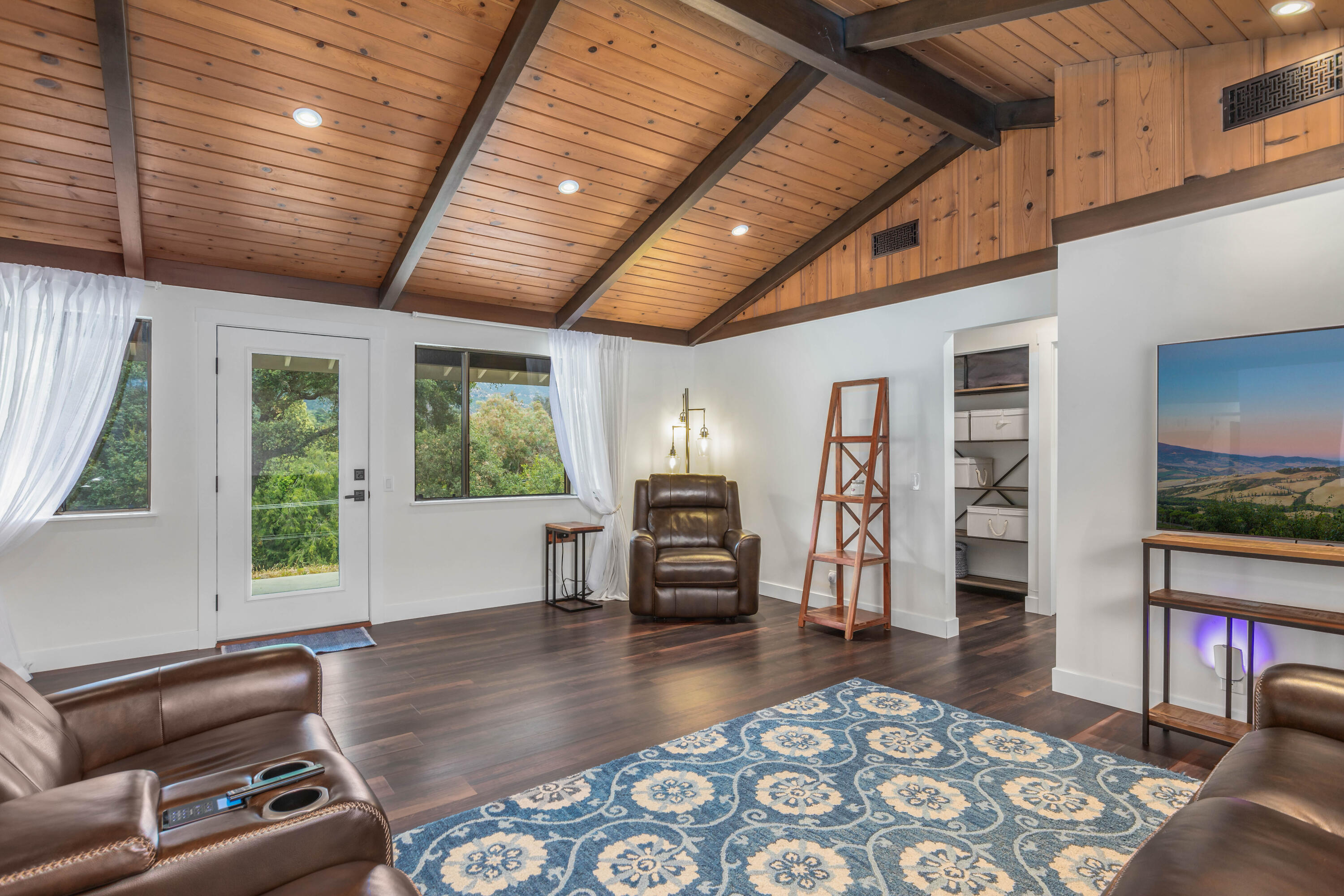 345 Sierra Vista Road Montecito, CA 93108 - Photo 7 of 27 11