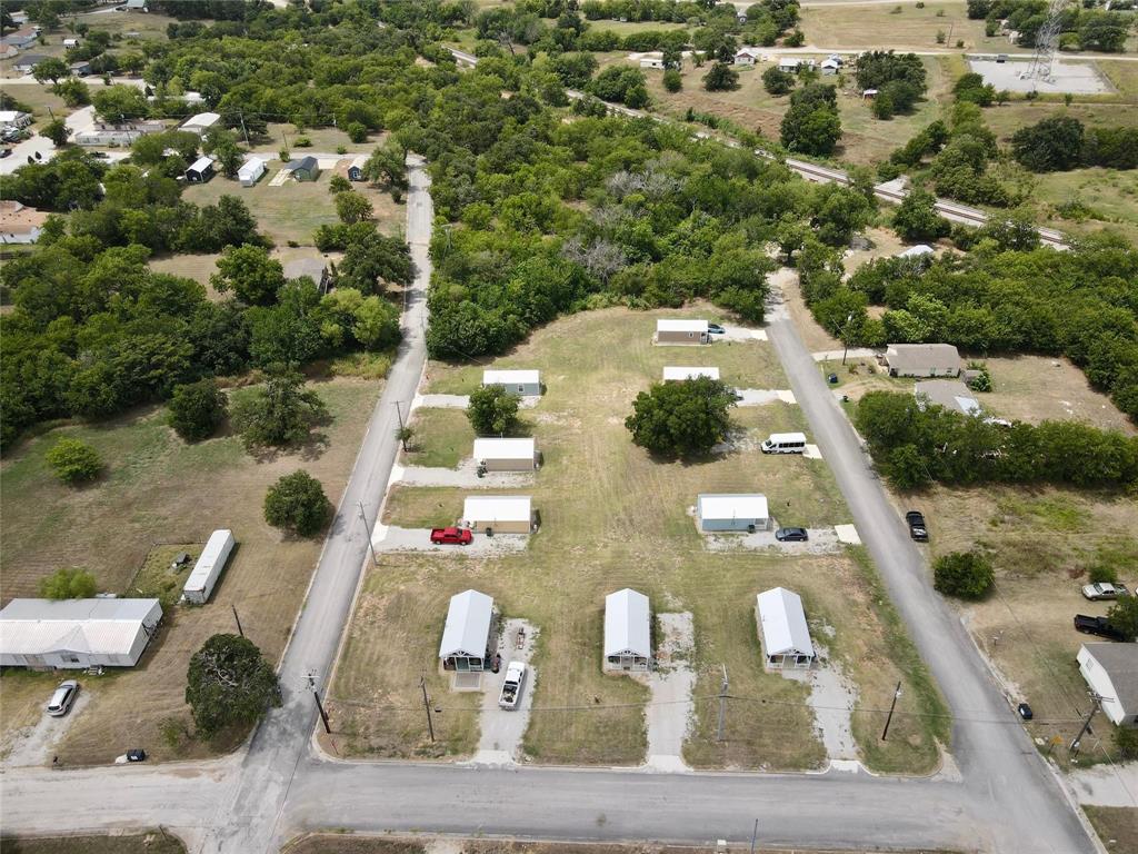 204 West Riley Street Bowie, TX 76230 - Photo 13 of 19