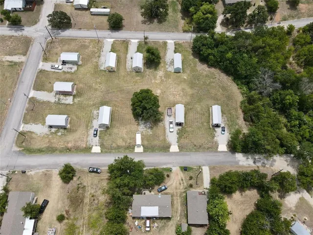 $130,000 | 204 West Riley Street, Bowie, TX 76230