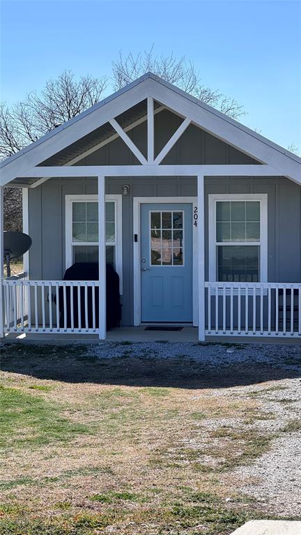 204 West Riley Street Bowie, TX 76230 - Photo 2 of 19