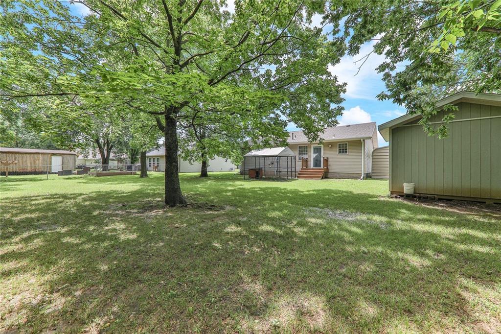 1003 South Ridgeway Street Caney, KS 67333 - Photo 17 of 19