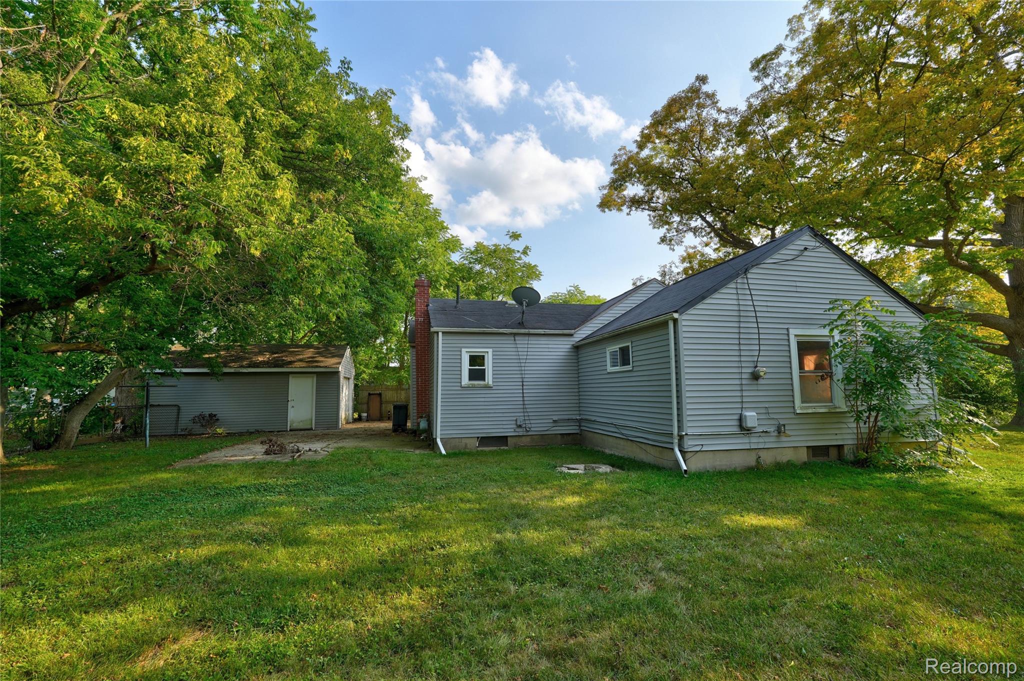 4080 North Jennings Road Flint, MI 48504 - Photo 4 of 15 4080 N Jennings Rd 05.jpg